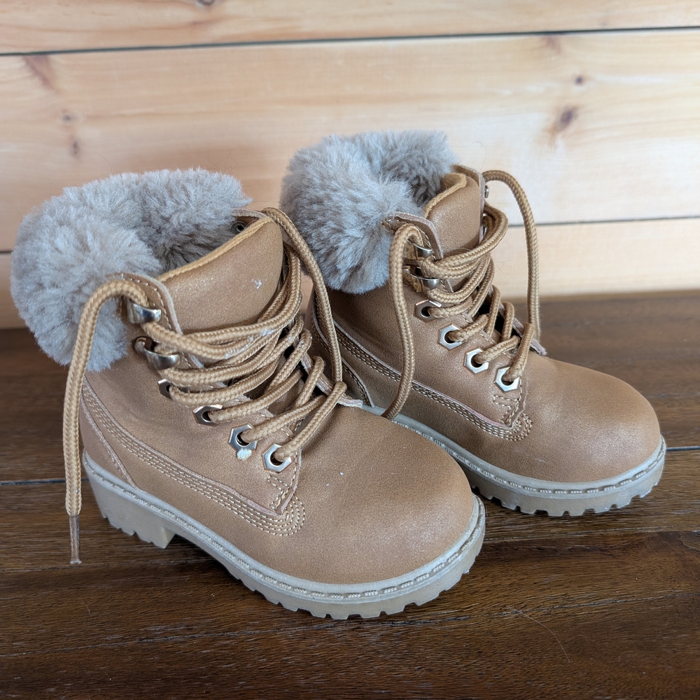 Tan Fur-Lined Lace-Up Boots